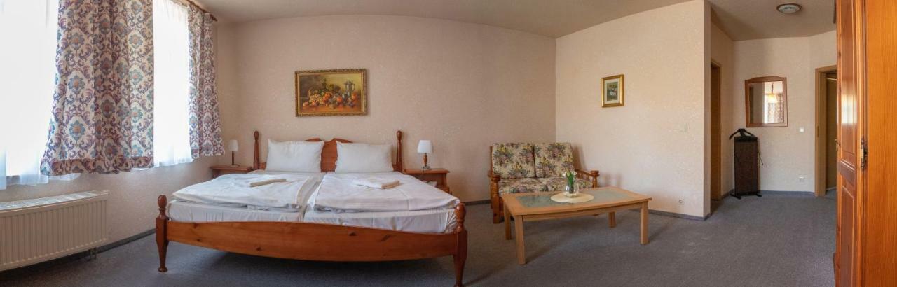 Haus Schlematal Hotel Und Restaurant Bad Schlema Luaran gambar