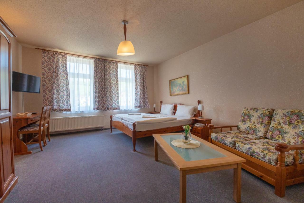 Haus Schlematal Hotel Und Restaurant Bad Schlema Luaran gambar